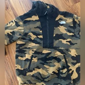 North Face XL Camo Hoodie